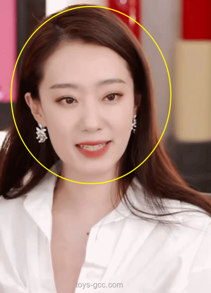 **张小斐怼脸镜头下的权威美感：我的美妆进阶之路**